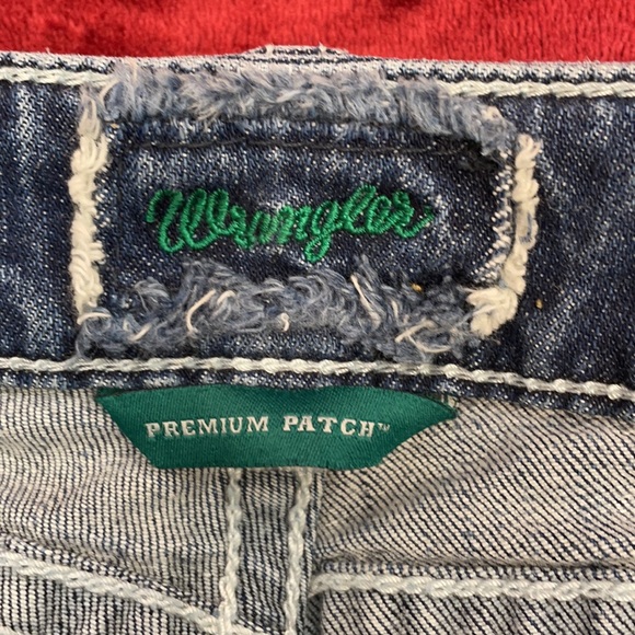 WRANGLER PREMIUM PATCH DENIM JEANS - Picture 7 of 8